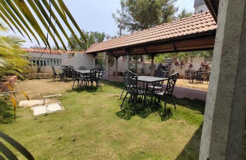 Serilingampally Apartment | Sweet 16 Studio Vintage 1RK Near DLF Street