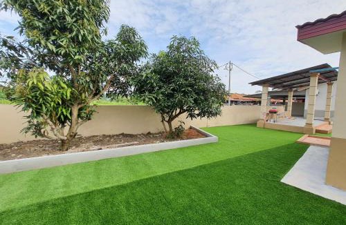 Krubong House | Swimming pool with 5 bedroom house Full AC near Stadium Hang Jebat