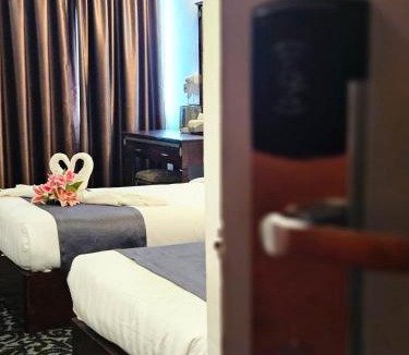 Pekan Melayu Hotel | Swing & Pillows - Bandar Kuantan