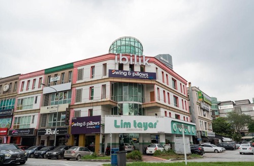 The Strand Hotel | Swing & Pillows - Kota Damansara