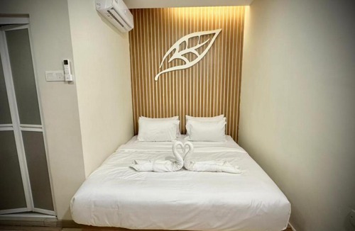 Bandar Tun Razak Hotel | Swing & Pillows - The Earth, Bukit Jalil