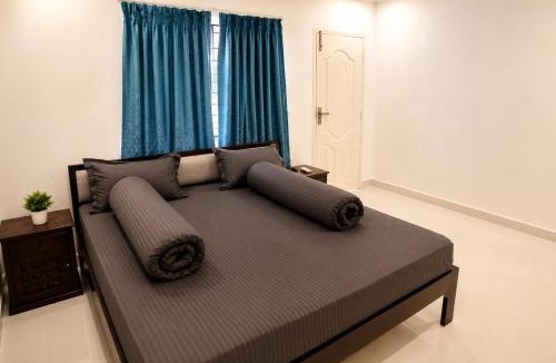 Parthasarathy Puram Apartment | T Nagar -F1- 2BHK Aparthotel Shopping central FIRST FLOOR