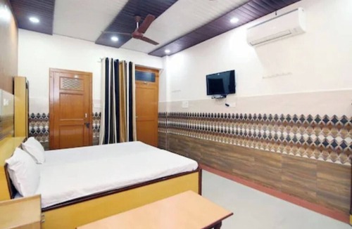 Bhiwani Hotel | Taj Guest House