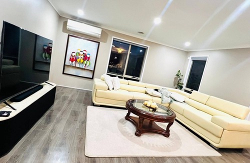 Tarneit House | Tarneit Treasure a 4 bed room house. A place of peace and tranquilaity