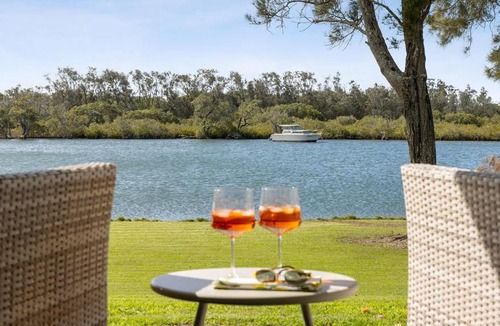 Yamba House | Taroona - Majestic Waterfront Holiday House in Yamba - Holiday Yamba