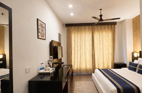 McLeod Ganj Hotel | Tata Vista By Vaikunth - McLeod Ganj-Centrally Heated & Air Cooled # Near Mall Road # Big Parking # Lift #Spacious Rooms # Most Awarded # Property Of The Year #