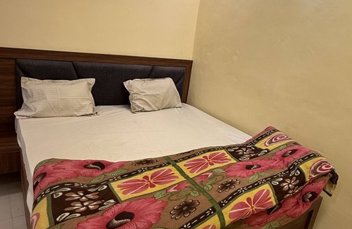 Taj Ganj Hotel | TB Homestay- 1min to Taj Mahal