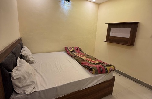 Taj Ganj Hotel | TB Homestay- 1min to Taj Mahal