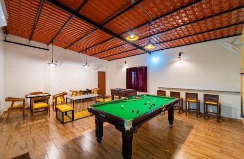 Ganapathichettikulam Villa | Teak Leaf Resort Swimming Pool Indoor Games Restaurant