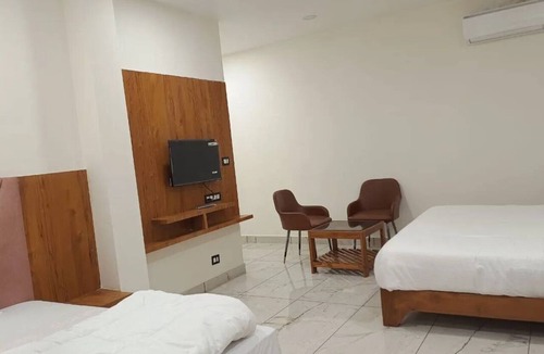 Tikamgarh Hotel | Tej Hotel & Restaurant