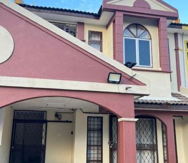 Bandar Indera Mahkota House | Teratak D'NZ Indera Mahkota 6