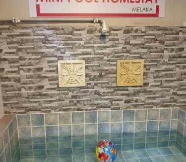 Ayer Keroh House | Teratak Mini Pool Homestay Melaka