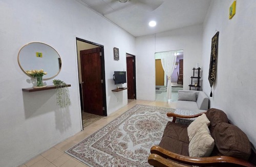 Kawasan Perindustrian Mara House | Teratak Perantau Homestay - Dekat Dengan Airport KB