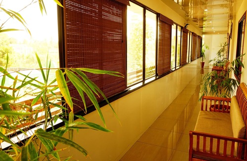 Edapalli Hotel | Thayamkery's Royal inn