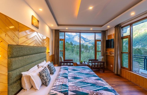 Manali Hotel | The 14 Gables, A Boutique Stay, Manali - Pet Friendly - Balcony Rooms - Crown Palace