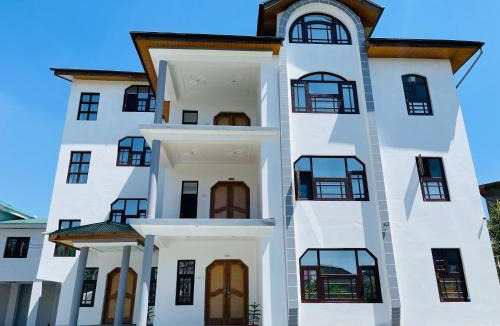 Srinagar House | The Aastana