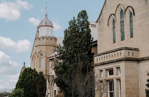 Warwick Hotel | The Abbey