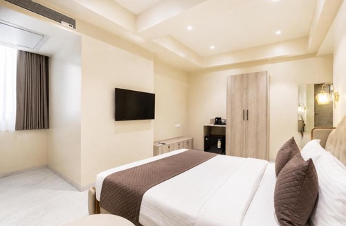 Patna House | The Advik Crown