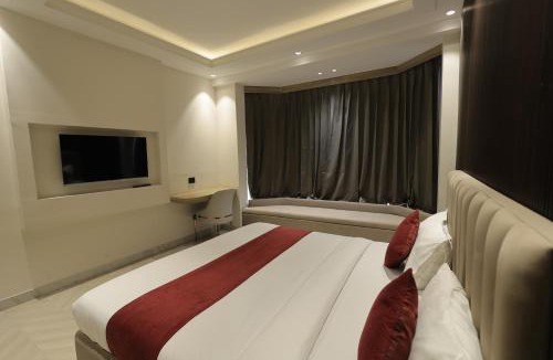 Noida Hotel | The Aura Hotel & Resort
