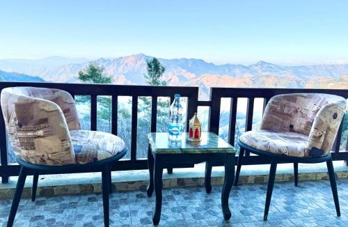 Fagu Hotel | The Ayur Estate Kufri l Lift l Power Backup l Pure Veg l Multi Cuisine Restaurant l Free Parking l By Exotic Stays