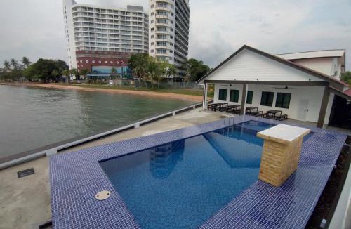 Kampung Bahasa Kapor Villa | The Bay PD Beachfront Villa