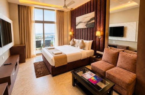 Puri Resort | The Bay Suites - Sea Beach Front Hotel - Rooftop Infinity Pool - Balcony & Sea View In All Rooms - New Marine Drive Road - Complimentary Breakfast