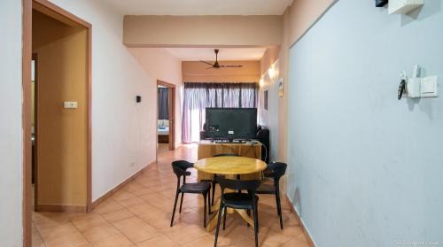Taman Haji Zainal Apartment | The Beachfront Escape