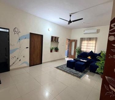 Lalkothi Apartment | The Blunt House