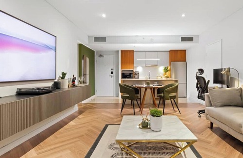 Surfers Paradise Apartment | The Brass Room Pineapple Wyndham Surfers Paradise