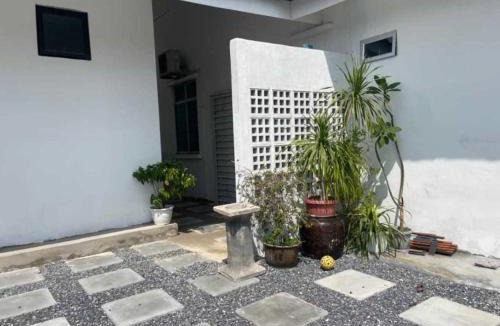 Arau House | The Bunker StudioStay