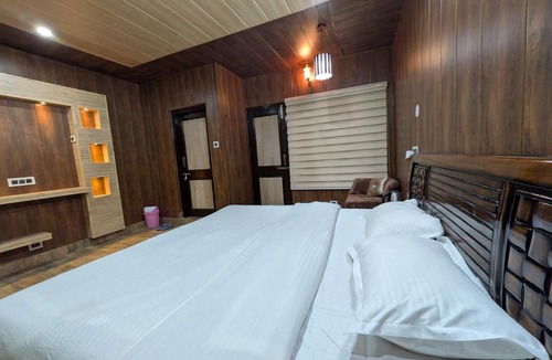 Dalhousie Hotel | The Cloud Cradle