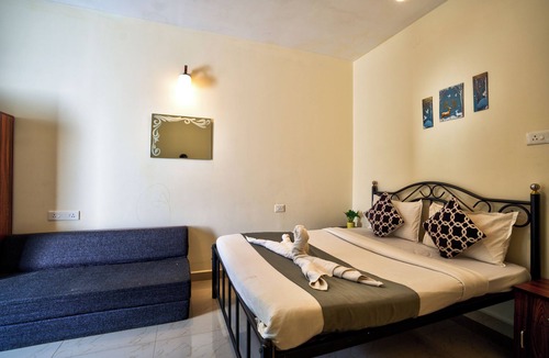 Candolim Hotel | The Coral Reef