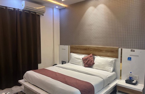 Panipat Hotel | The Divine