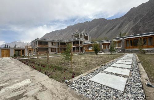 Hunder Hotel | The Dune Escape