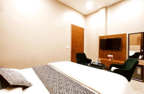 Ludhiana Hotel | THE ELITE REGENCY - A Premium Hotel By Crowne Group - Adjoining MBD Mall Ferozepur Road