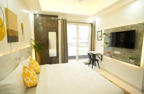 DLF Phase 5 Hotel | The Empire Corporate Studio Hotel Sector 43 ,Golf Course Road , One Horizon Center