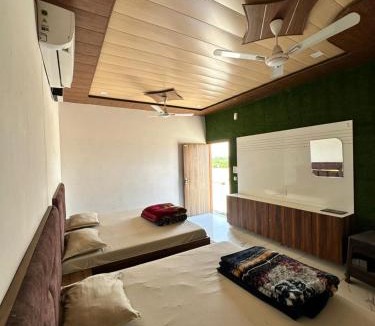 Siwani Hotel | The Empire Hotel