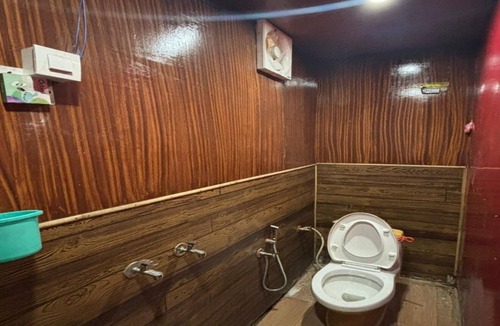 Gobind Dham Hotel | The Gauri Huts And Restaurant