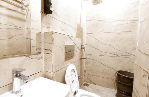 Focal Point Hotel | THE GOLDEN CROWN - Hotel With Comfort & Feelings