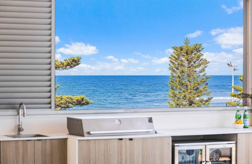 Shellharbour House | The Grand Ocean Vista