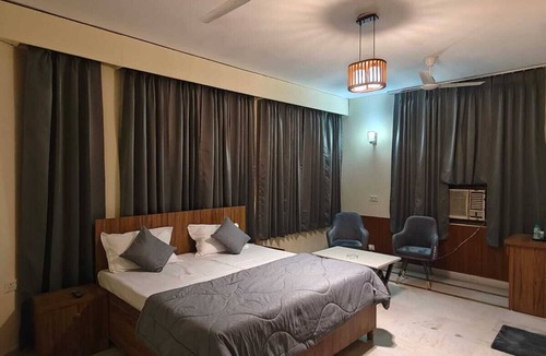 South Extension Hotel | The Grey Leaf Residency