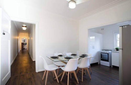 Glebe House | The "Heri" a 2Bed Glebe Retreat with Garden, BBQ & Free Parking