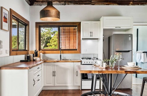 Coramba Cabin | The Hitching Rail Hut - Relax, Unwind & Reconnect