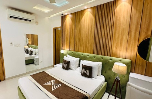 Sector 40 Hotel | The Hoften Elite Millennium City, Gurugram