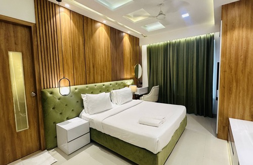 Sector 40 Hotel | The Hoften Elite Millennium City, Gurugram