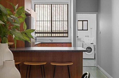 Newcastle West Apartment | The Hunter Hideaway - Steps to Dining & CBD
