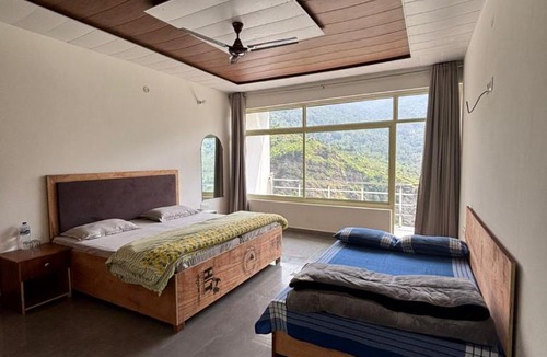 Chamoli Hotel | The Jade Inn