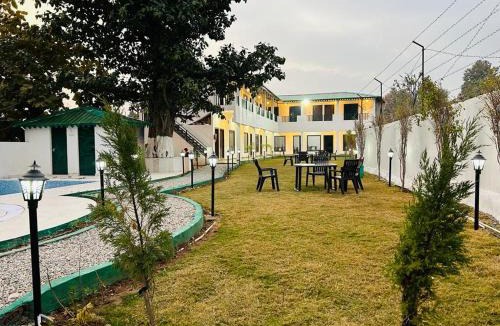 Ramnagar Hotel | The Jungle Castle Resort