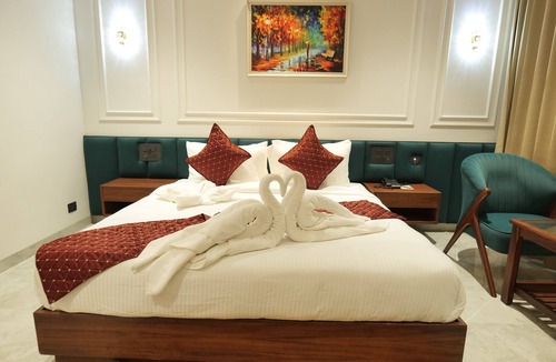 Zirakpur Hotel | THE KEMBERLY HOTEL