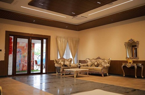 Radhapuram Hotel | The King's Hotel